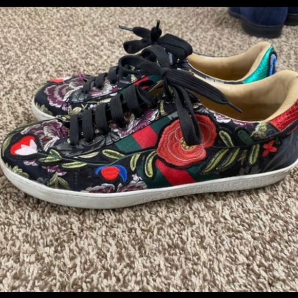 Gucci - Picture 1 of 3